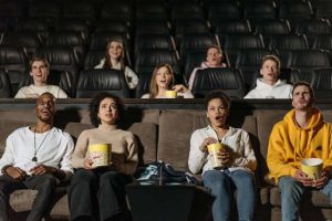 Comment trouver des idées de sorties cinéma et théâtre à Paris ?