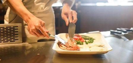 Savoir choisir une table en inox